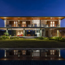 cận cảnh villa Kê Gà về đêm